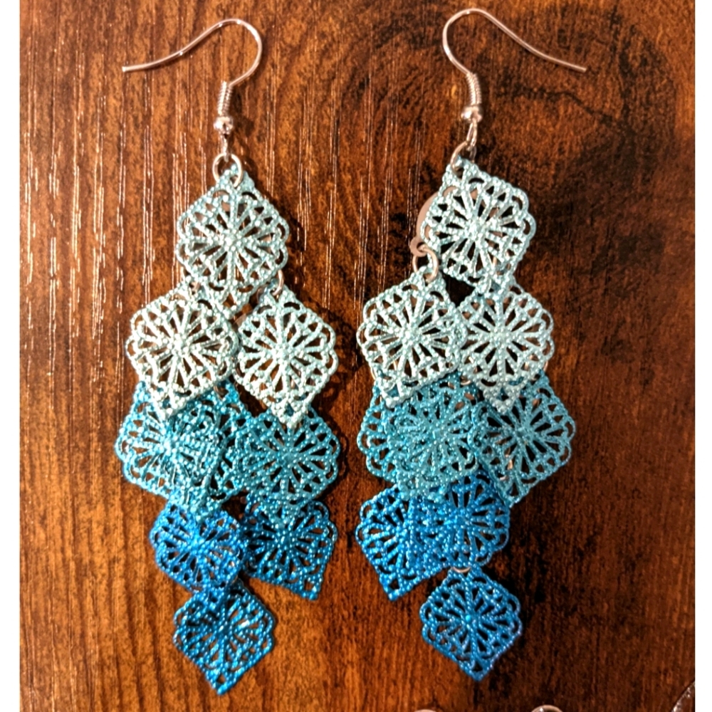 Earrings Collection - Picture 2 of 7